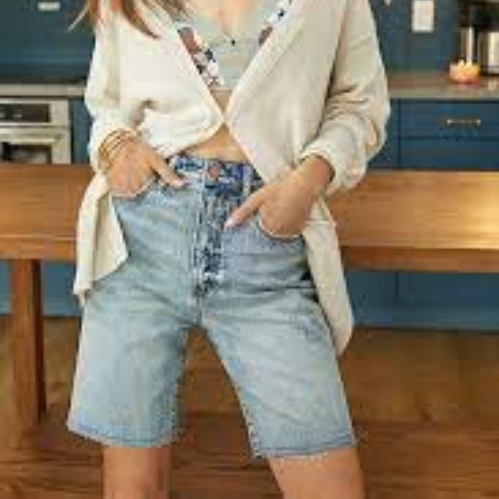 ANTHROPOLOGIE PILCRO DENIM SUPER HIGH RISE RAW HEM BERMUDA SHORTS - 29
